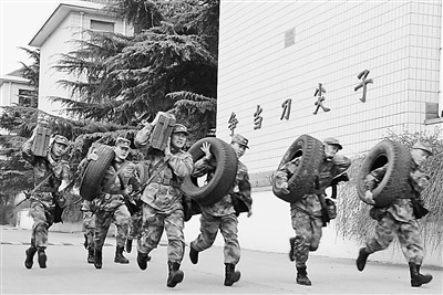 �Ͼ�����ĳ���ٱ���Ӫ����������ѵ����ͼ��