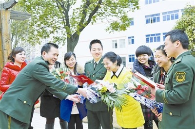 �侯ĳ���ٱ�������ģ����ɩ�׻���ͼ��