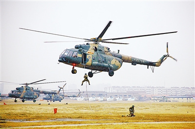 �Ͼ�����ĳ½���������ڲ��ӿ�չ����ѵ����ͼ��