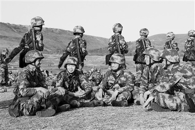 ���Ͼ���ĳ���ٱ�ʵ��������������������