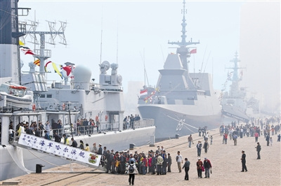 参加海上合作-2014联演中外军舰对民众开放(图)
