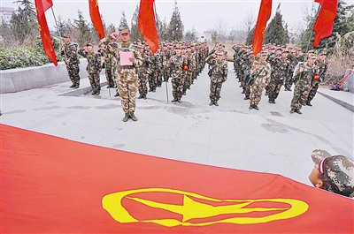 �侯������֧�ӹٱ�����ʿ��԰���ǰ��������