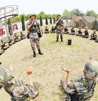 ���Ͼ���ĳ���ų���ѵ����϶��սʿͬ�����裨ͼ��