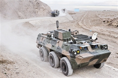 南疆军区某团将部队拉至昆仑山腹地开展实战化演训