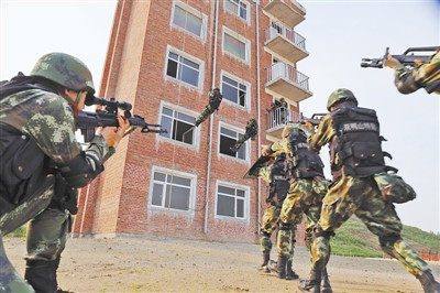 �侯�������ܶ���֯��ս��Ա���з��ٳֶԿ�����