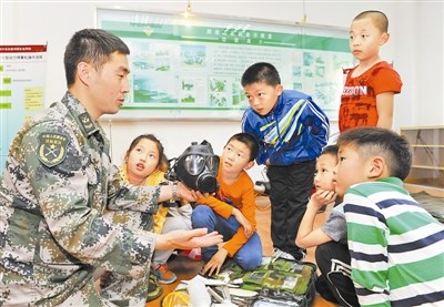 ��������ĳ����սʿΪ�ٱ���Ů�������֪ʶ