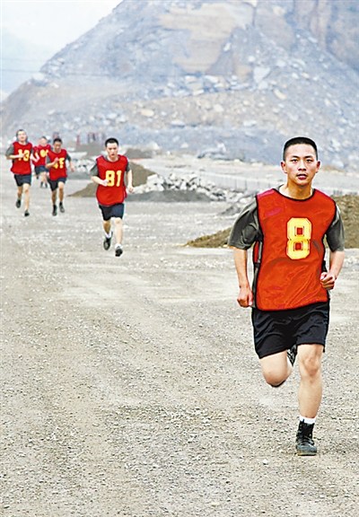 �ɶ�����ĳ����֯�ٱ���չ����ѵ��ǿ������