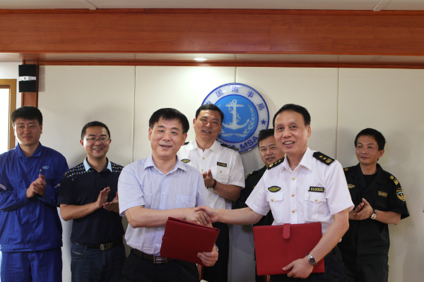 “海巡012”轮入役东海海巡执法总队排水量830吨