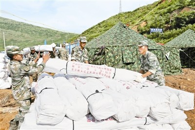 ��14���ž�ĳ�ùٱ���³���������ж�ؾ�������