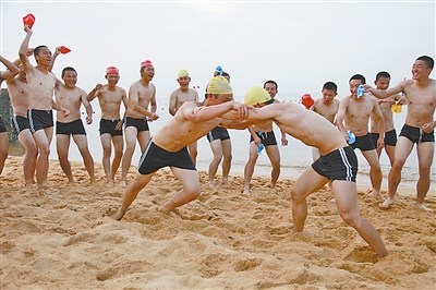 ���Ͼ���ĳ�Ű���ɫ������ٱ�ɳ̲����ˤ��