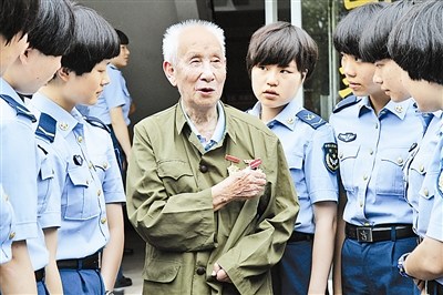 ���ĳָ������սʿ�����������ٱ�Ͷ�벿�ӽ���