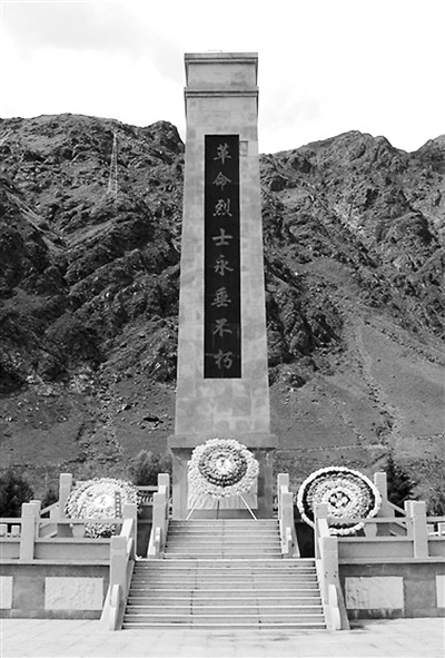 西藏边防班长救战友牺牲被救者留雪山33年陪伴