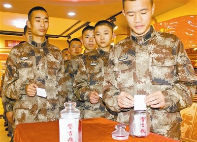 解放军新兵“誓言瓶”中立志1年后夺冠全旅(图)