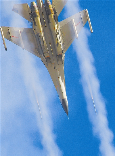 成空歼11机群千里赴陌生空域实弹打靶训练(图)