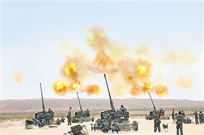 甘肃预备役高炮师大漠射击展现新装备新战法(图)