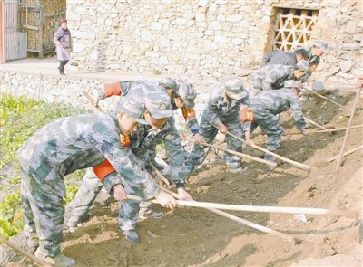 �Ĵ����ξ������ٱ���԰����������·��ͼ��