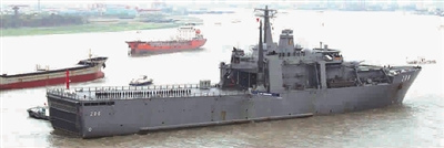 �¼��µ�һ�󽢣���װ18��̹��3�˿ɼ�ʻ��ͼ��