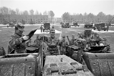 ʦ����սʿͬ��ս��-24������紵���񵶹Σ�ͼ��