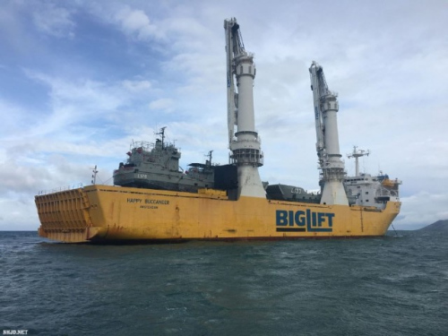 菲律宾万吨级战略运输舰亮相为争夺南海添筹码