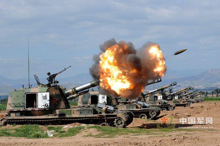 战神风采:解放军某炮兵旅实弹射击演练剪影