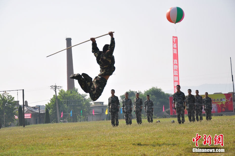 东北边防行走进先遣渡江英雄连