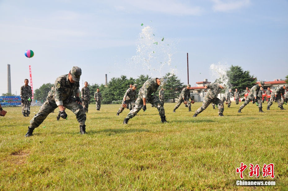 东北边防行走进先遣渡江英雄连