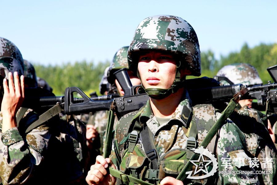 沈阳军区某边防"老虎连"实战演练猛如虎 (10/16)