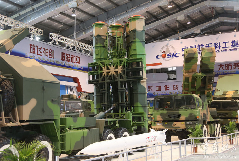 解放军陆海空导弹武器"组团"亮相珠海航展 (8/15)