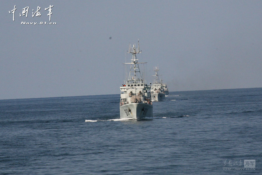 中国布扫雷舰展开实布实扫战雷对抗演练