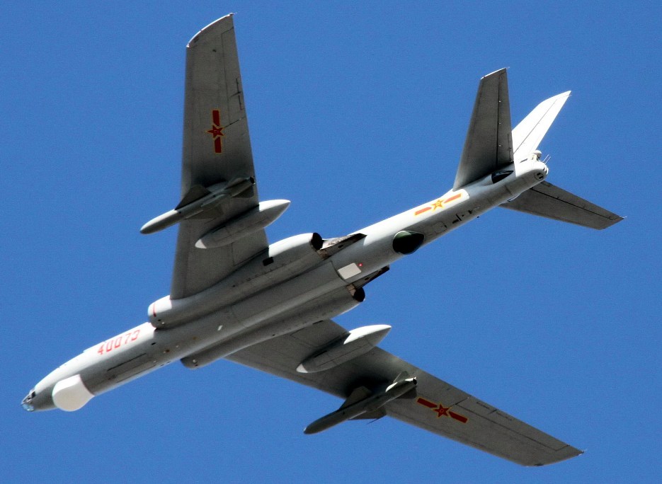 轰6不朽传奇服役半个世纪依旧风采奕奕