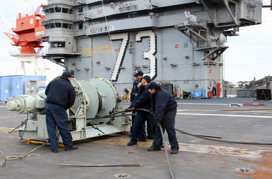 美军航母舰载机拦阻索系统曝光