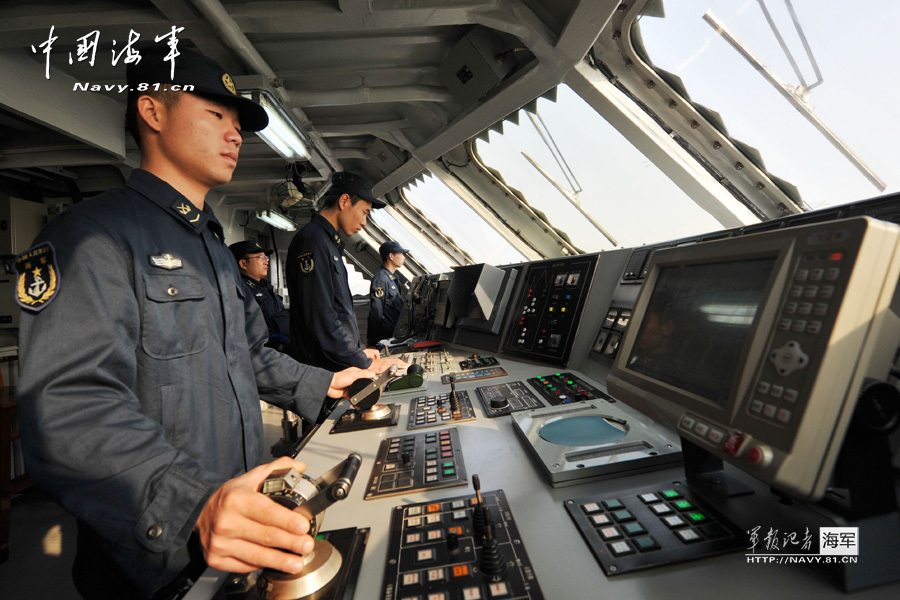 中国022导弹艇群开展超视距攻击持续作战 (3/14)