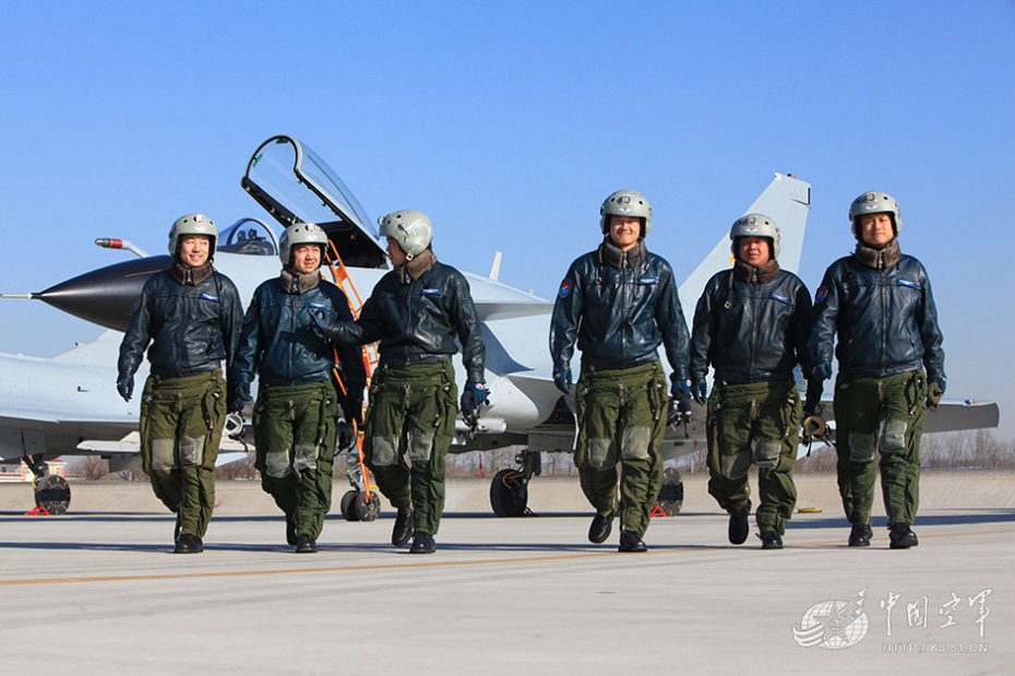 霸气歼10部队集体秀走你style