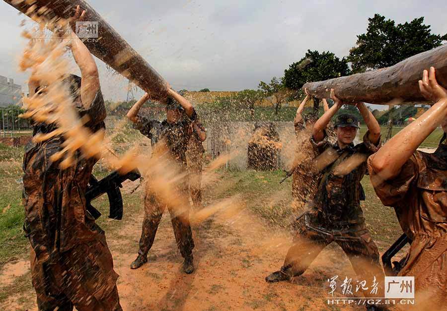 中国女特种兵魔鬼训练照曝光
