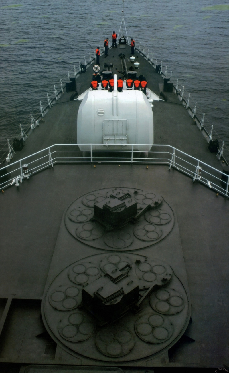 中日海军同舷号116驱逐舰图片对比