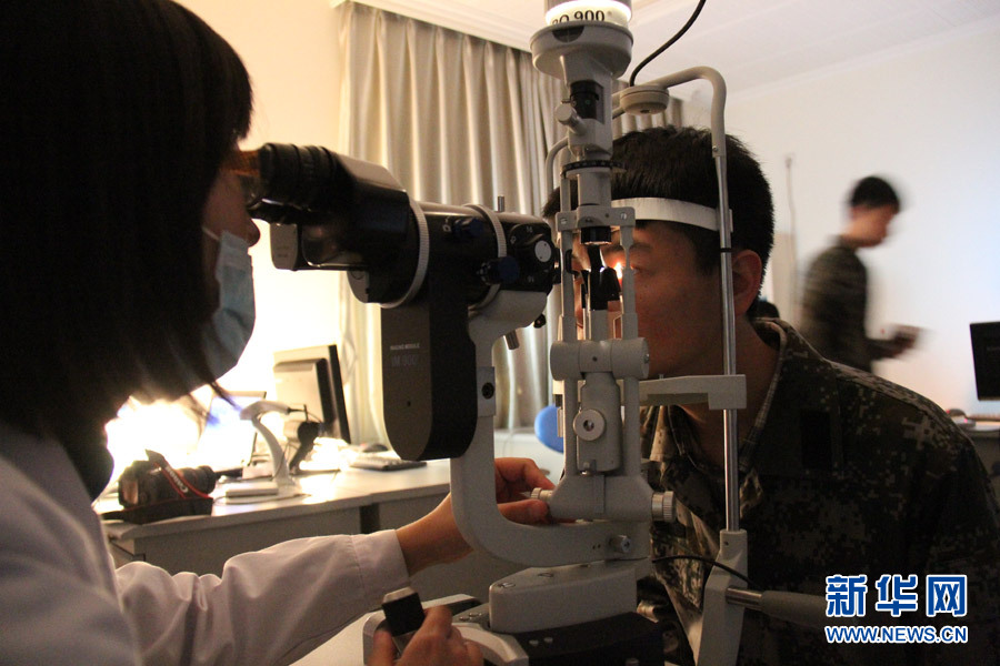 中国空军北京站招飞工作展开 全裸体检严把关