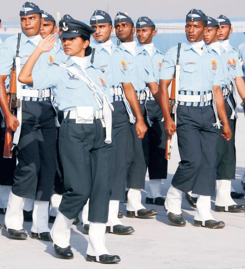 印度空军点击进入中新网军事频道发布时间:2013-05-06 14:11:49