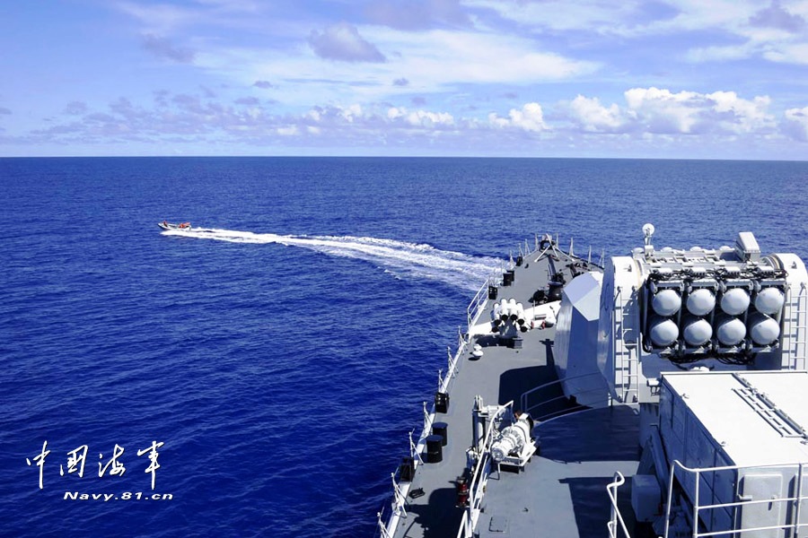 中国海军舰队亮剑西太:舰载快艇驰骋大洋-中新网