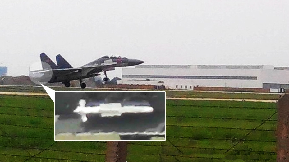 最新猛图:中国歼-16挂载空空导弹试飞