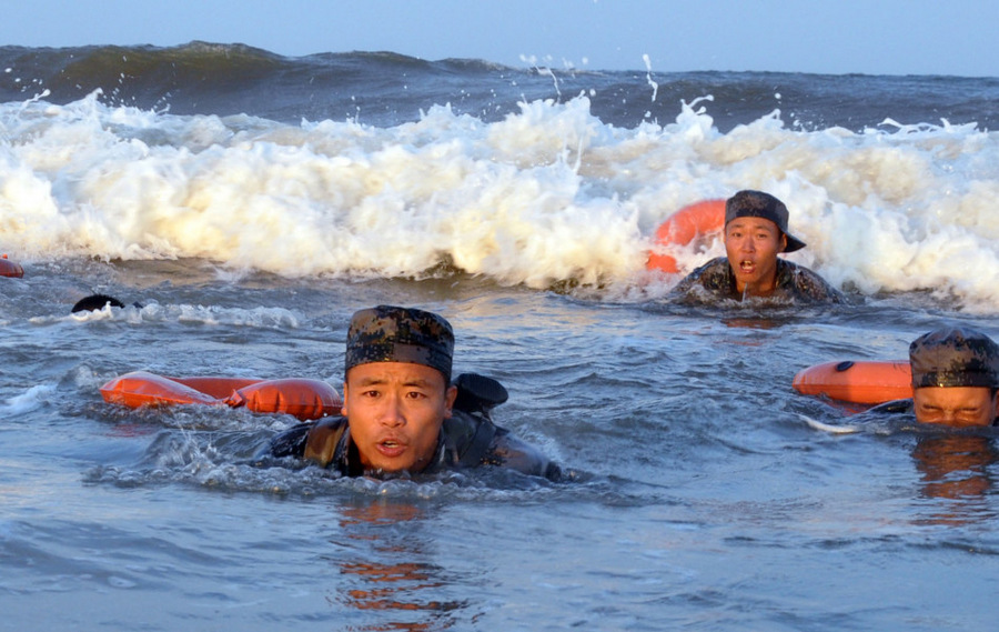 清华才子放弃公务员工作进王牌部队当连长