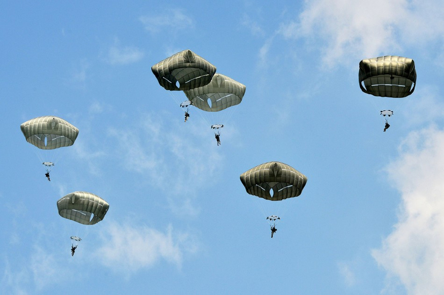 军用降落伞图片图片