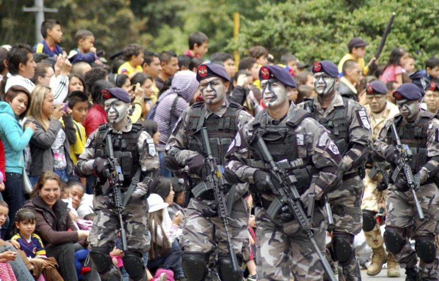 哥伦比亚独立日大阅兵:精锐特种兵是主角