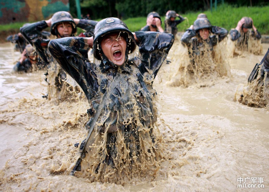中国特种兵极限猎人训练曝光 教官很"粗暴"