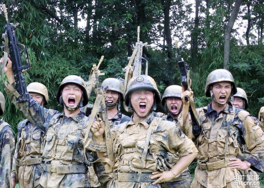 中国特种兵极限猎人训练曝光 教官很"粗暴"