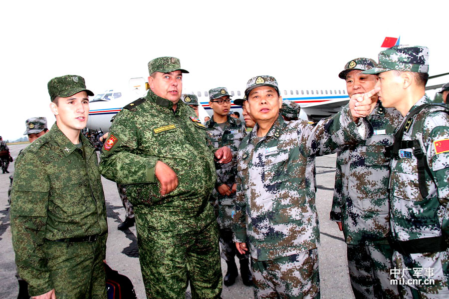 中国空军飞豹战斗群抵达俄罗斯演习区