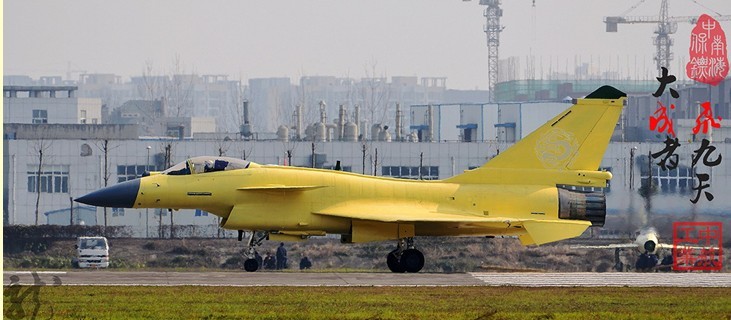歼10改进型试飞照曝光 机身光滑纤毫毕现 (3/6)
