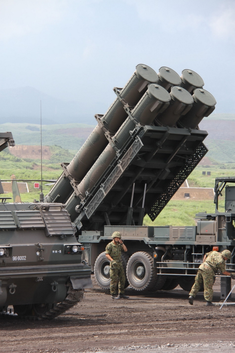 日本自卫队举行综合火力演习强化进攻能力