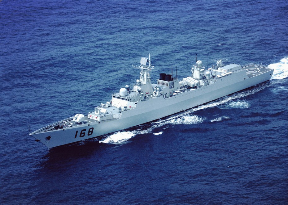 中国新旧主力舰集合150号新驱正视照曝光