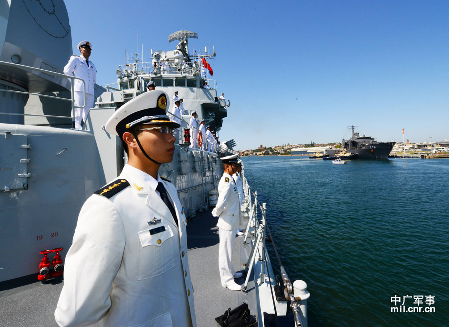 中国海军青岛舰到访澳洲 将参加多国联演