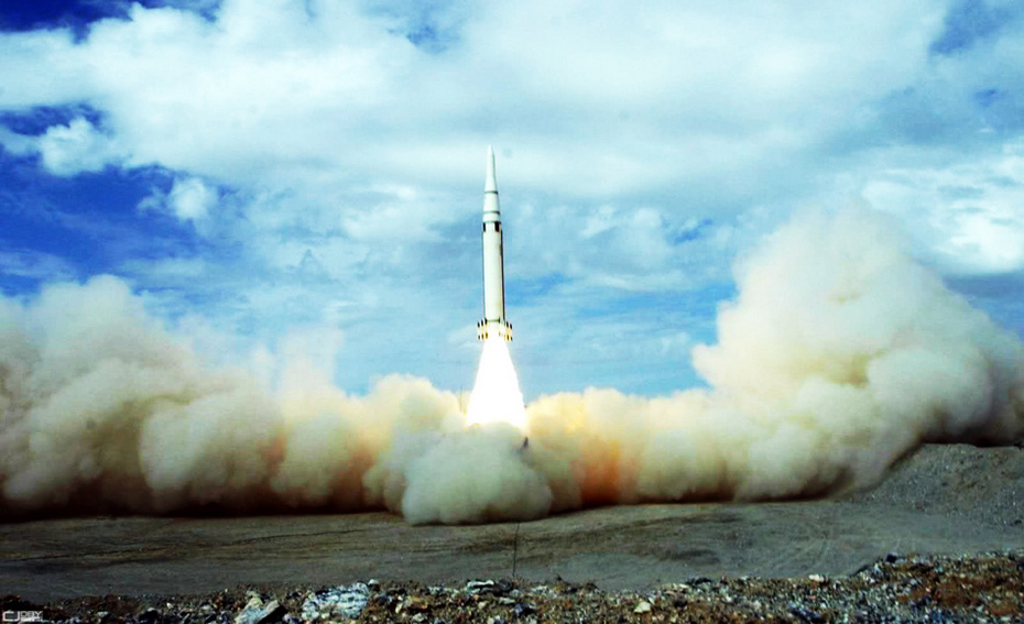 东风15c钻地导弹首曝光 瞬间粉碎地下掩体